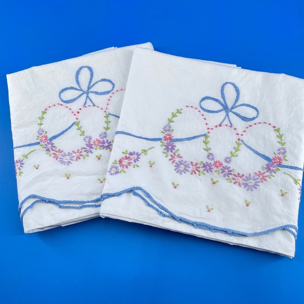 VTG Embroidered Floral Heart Pillowcases White Blue Pink Standard Scalloped x2